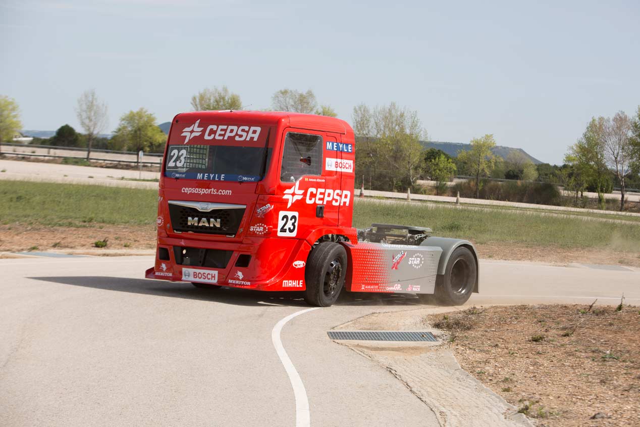 El camión de Antonio Albacete vs Audi RS7 Sportback