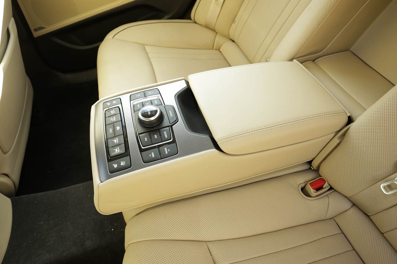 Hyundai Genesis Sedán 3.8 GDI V6, 'Lord Confort'