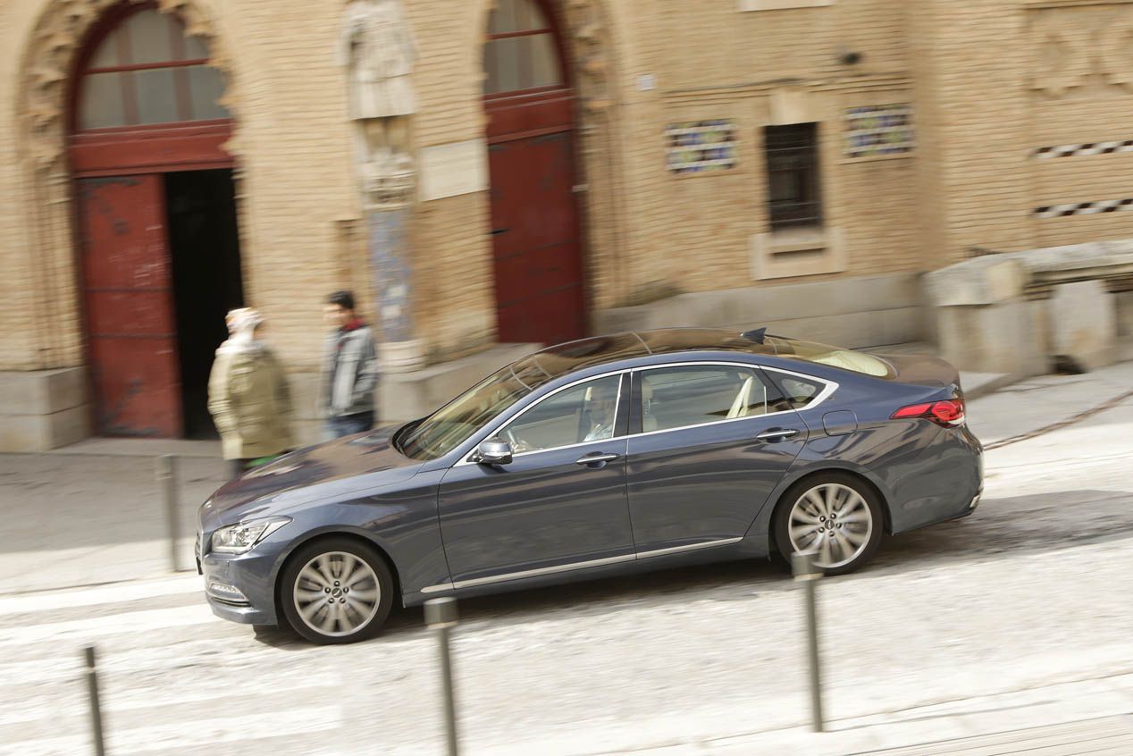 Hyundai Genesis Sedán 3.8 GDI V6, 'Lord Confort'