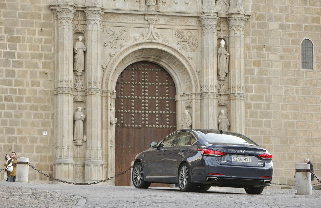 Hyundai Genesis Sedán 3.8 GDI V6, 'Lord Confort'