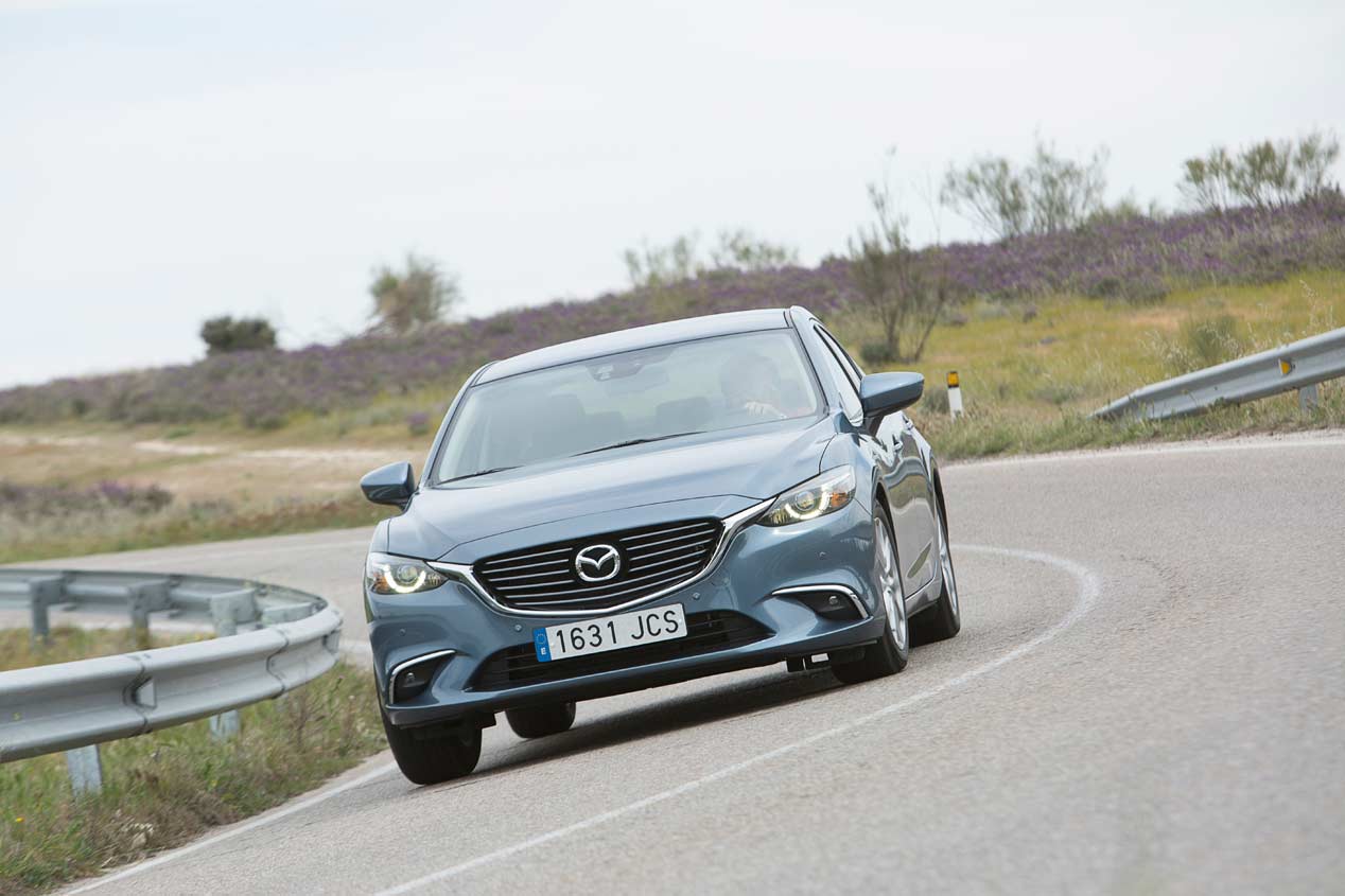 Comparativa: Ford Mondeo 1.5 EcoBoost 160, Mazda 6 2.0 Skyactiv, VW Passat 1.4 TSI ACT 150