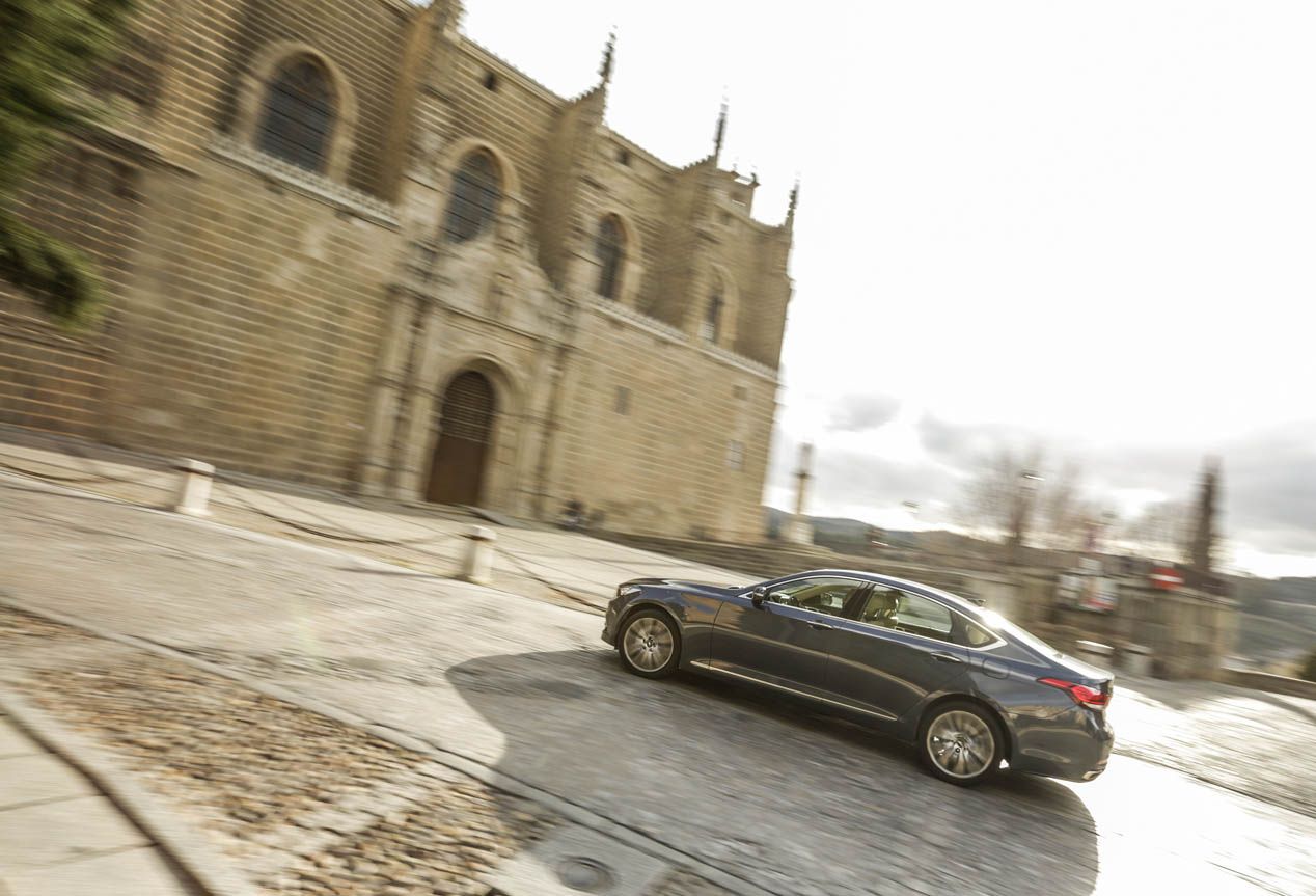 Hyundai Genesis Sedán 3.8 GDI V6, 'Lord Confort'