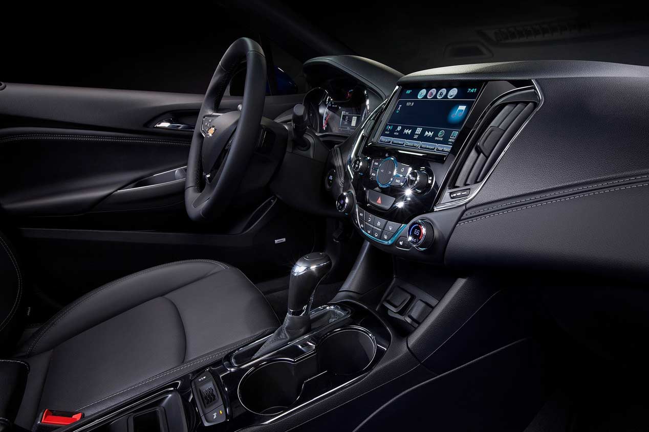 Chevrolet Cruze 2016: más ligero, grande y tecnológico