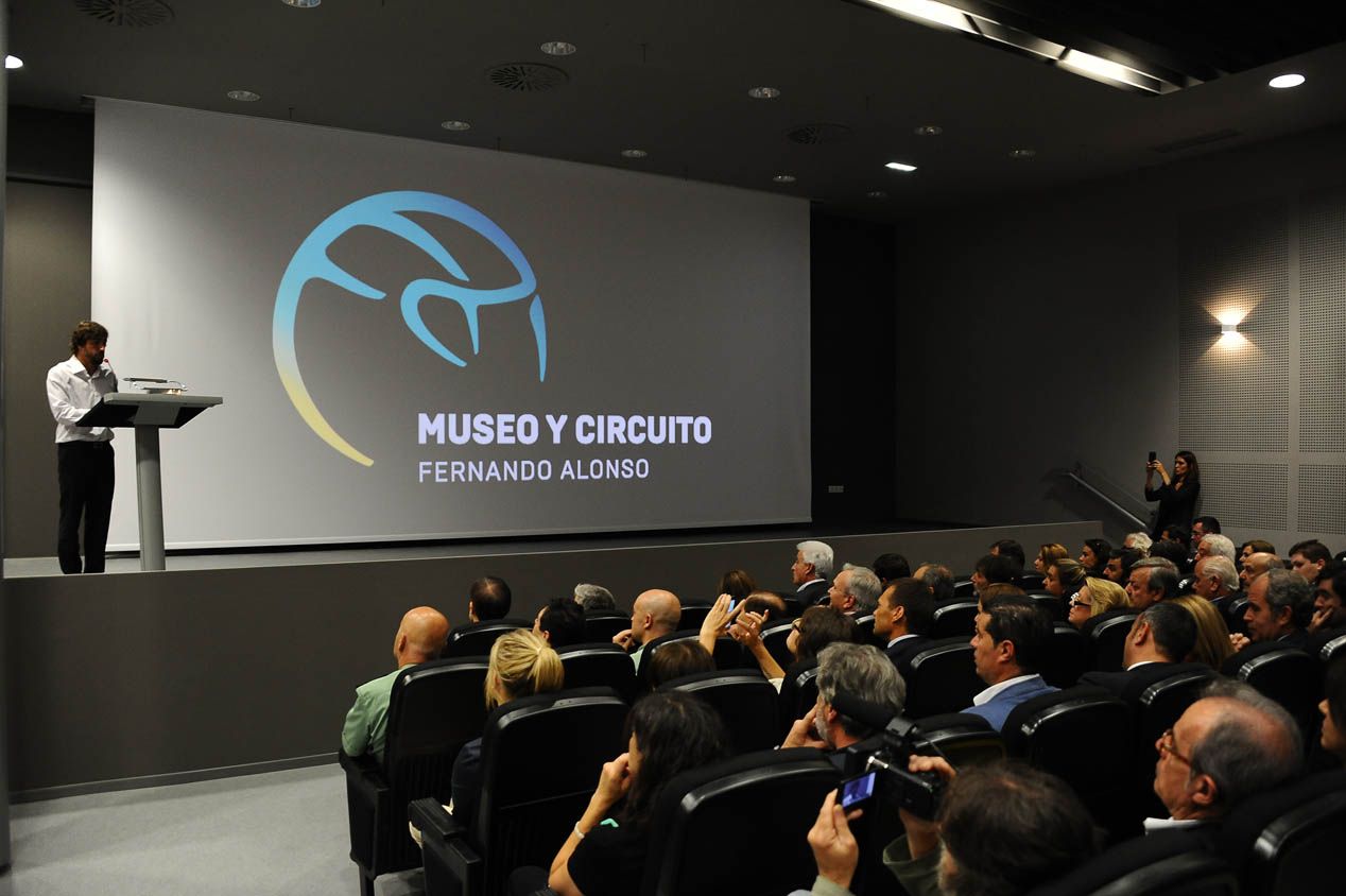 El museo-circuito de Fernando Alonso en Oviedo abre sus puertas
