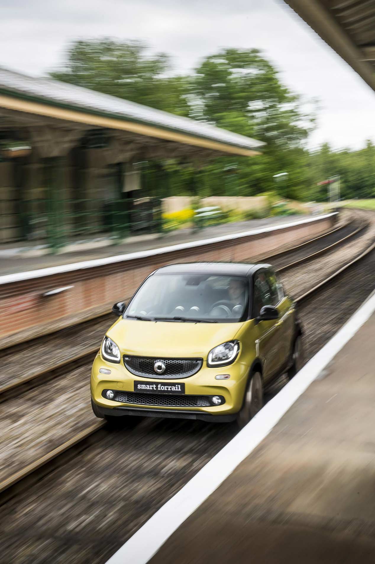 Smart ForFour Forrail: el tren más pequeño del mundo