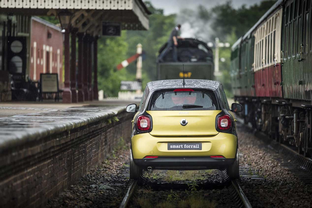 Smart ForFour Forrail: el tren más pequeño del mundo
