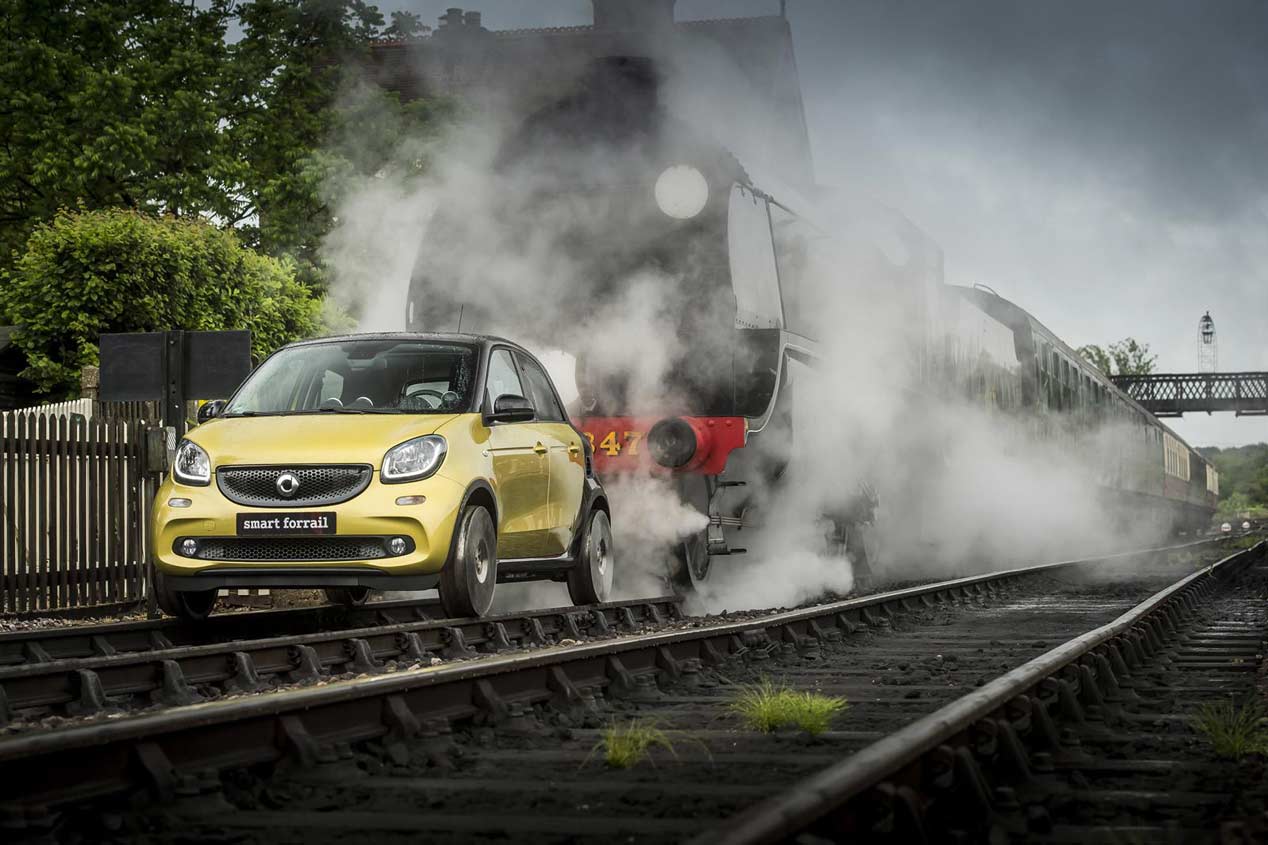 Smart ForFour Forrail: el tren más pequeño del mundo