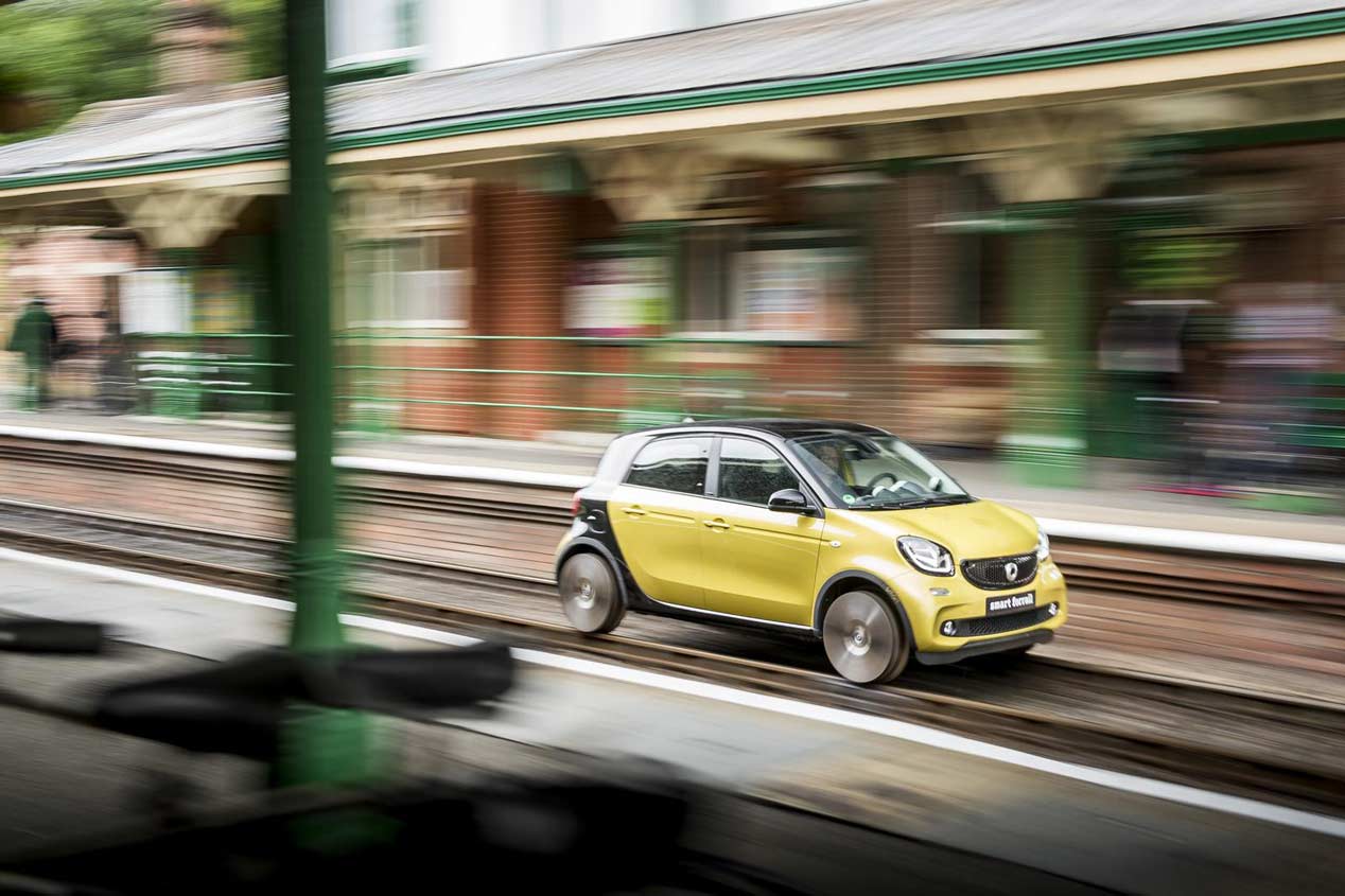Smart ForFour Forrail: el tren más pequeño del mundo