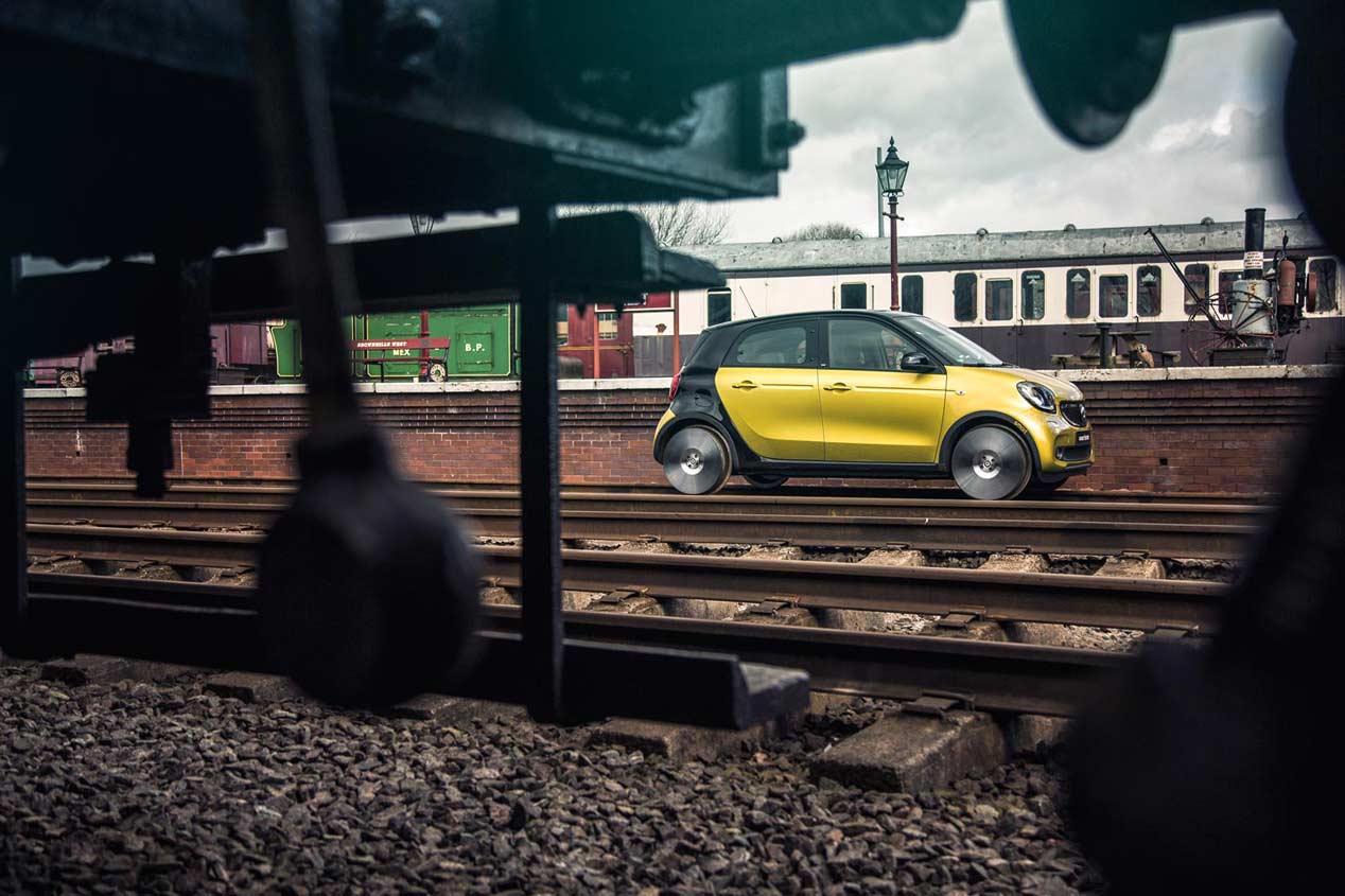 Smart ForFour Forrail: el tren más pequeño del mundo