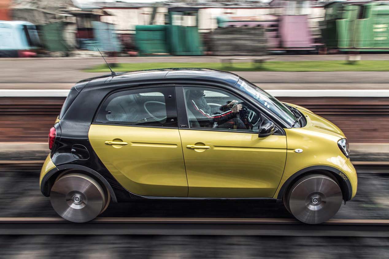 Smart ForFour Forrail: el tren más pequeño del mundo
