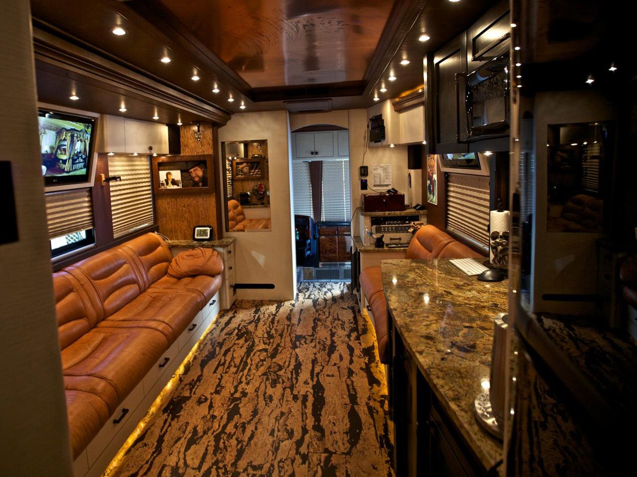 Las autocaravanas más bestias de los famosos