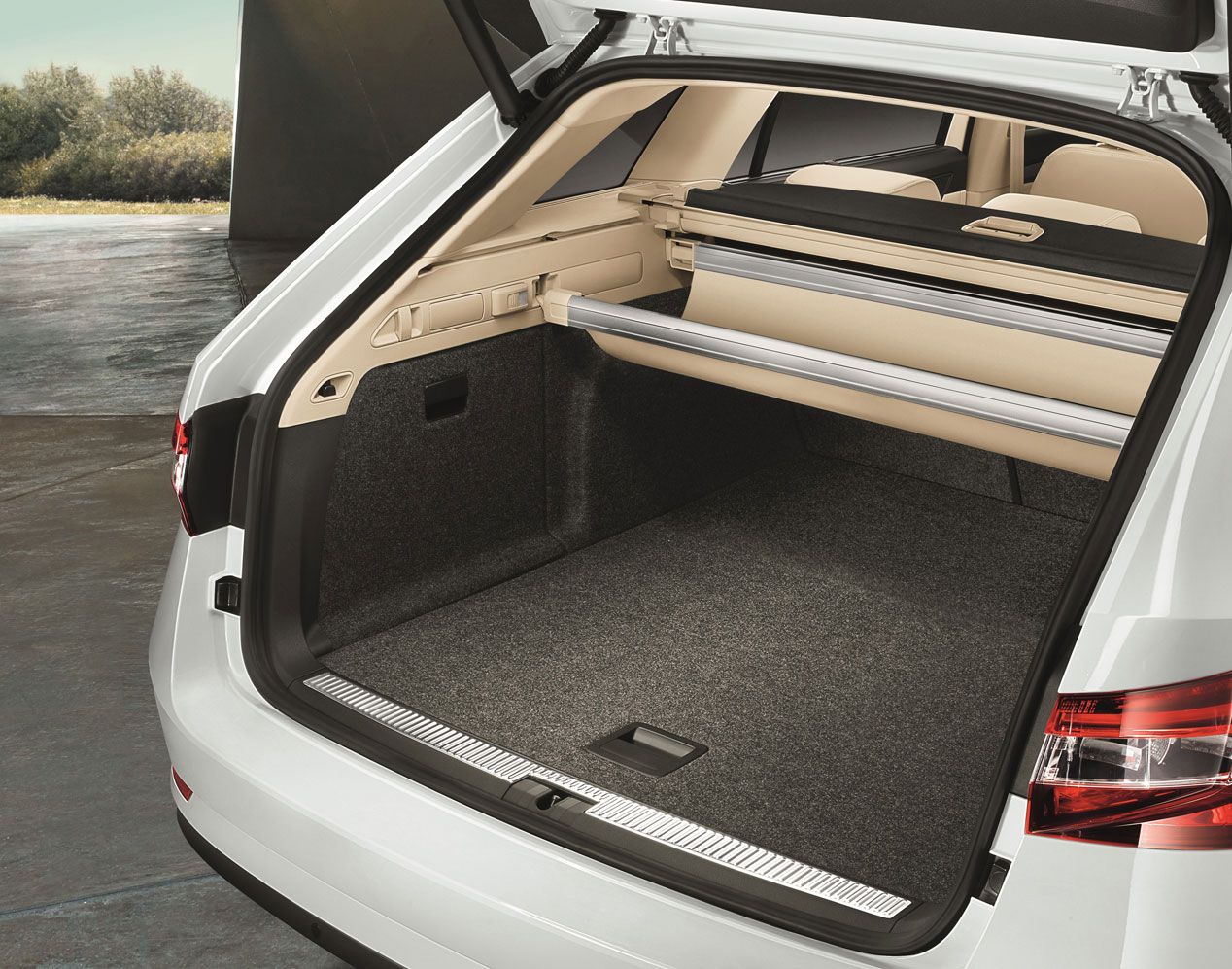 Primera prueba: Skoda Superb Combi, amplio y elegante