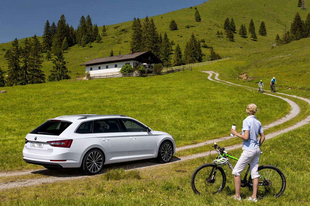 Primera prueba: Skoda Superb Combi, amplio y elegante