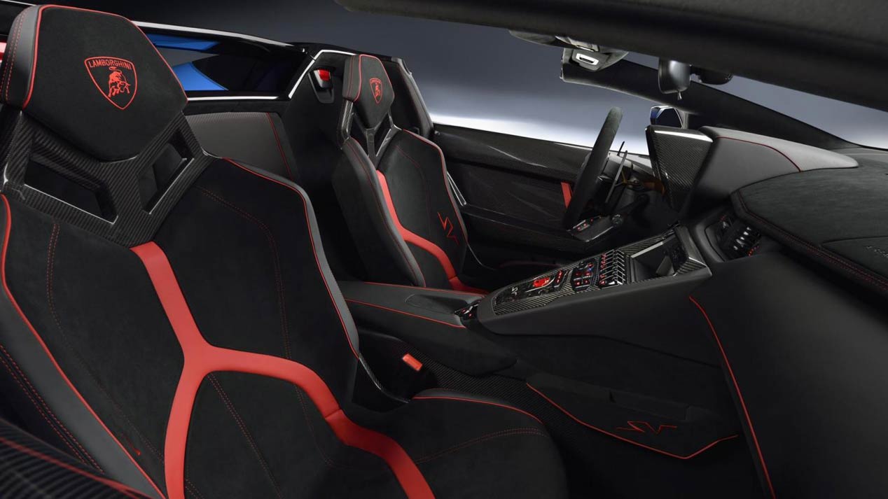 Lamborghini Aventador LP750-4 SV Roadster