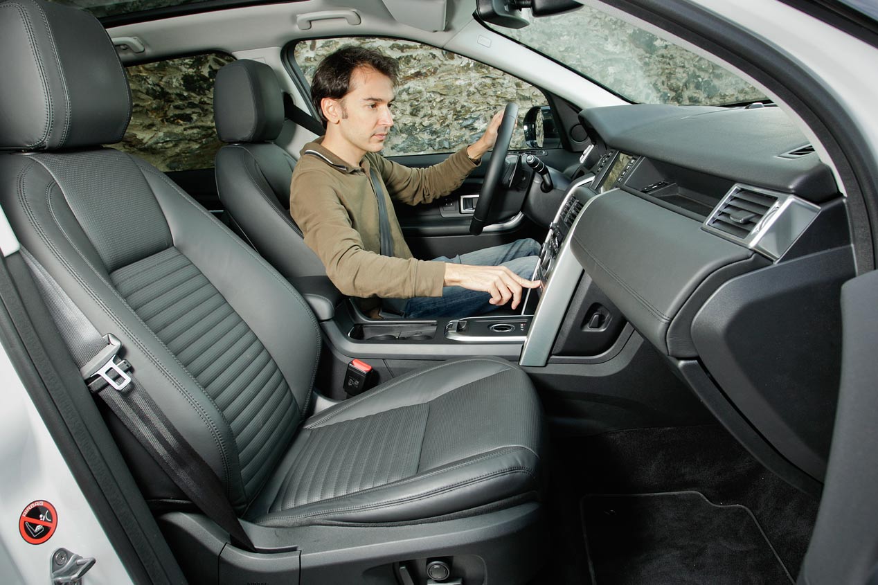 Audi Q5 2.0 TDI Quattro S Tronic vs BMW X3 xDrive 20D Aut. y Land Rover Discovery Sport 2.2 SD4 4x4 Aut.