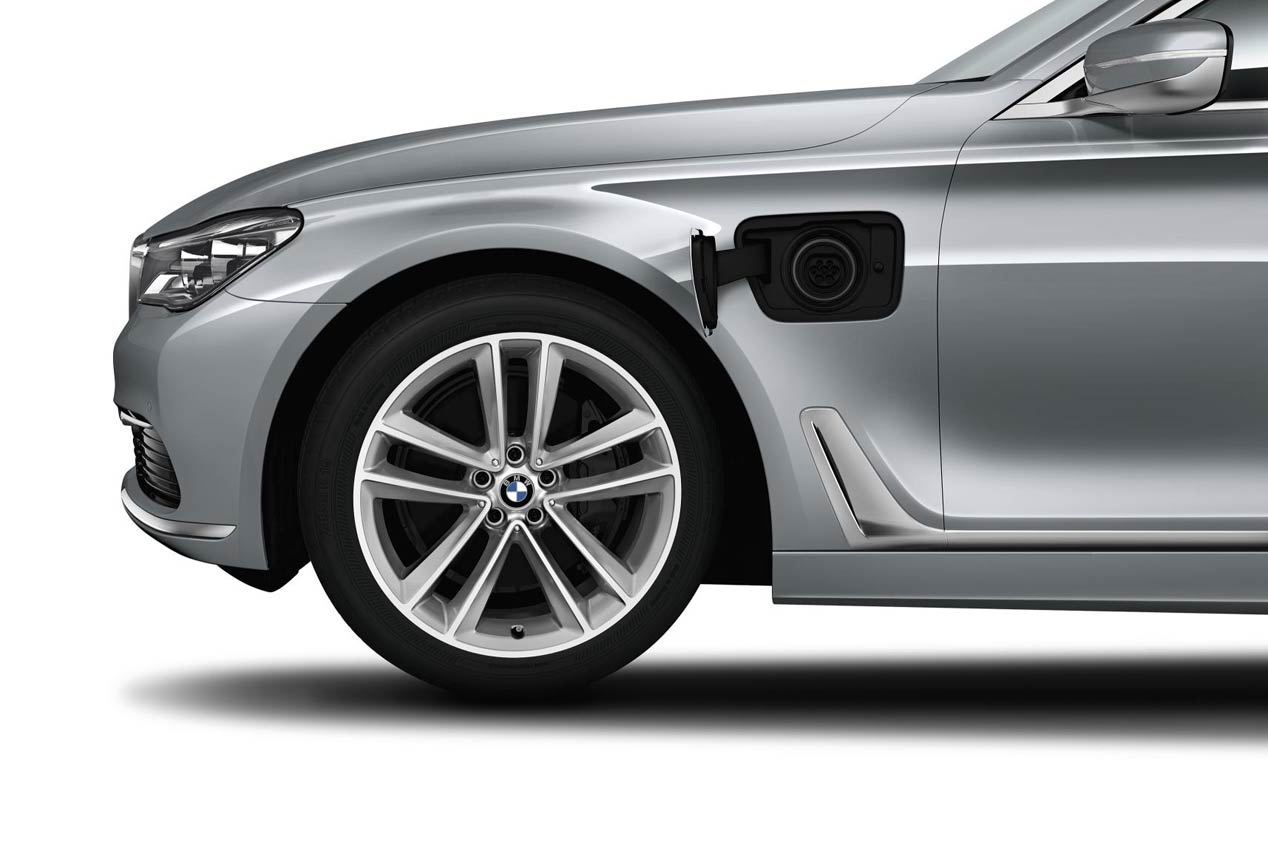 BMW 740e, híbrido enchufable a todo lujo