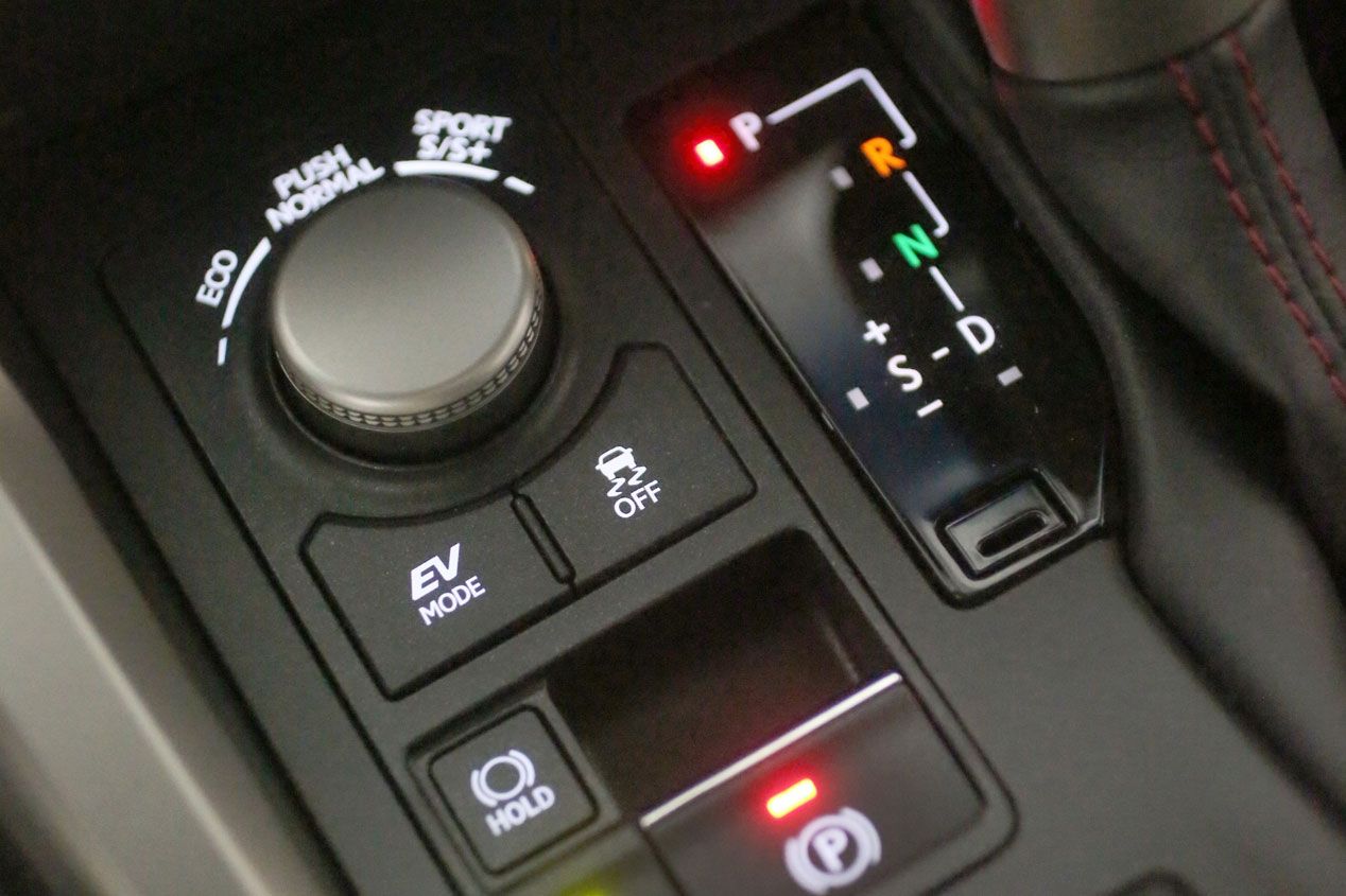 ¿Cómo funcionan los coches híbridos?
