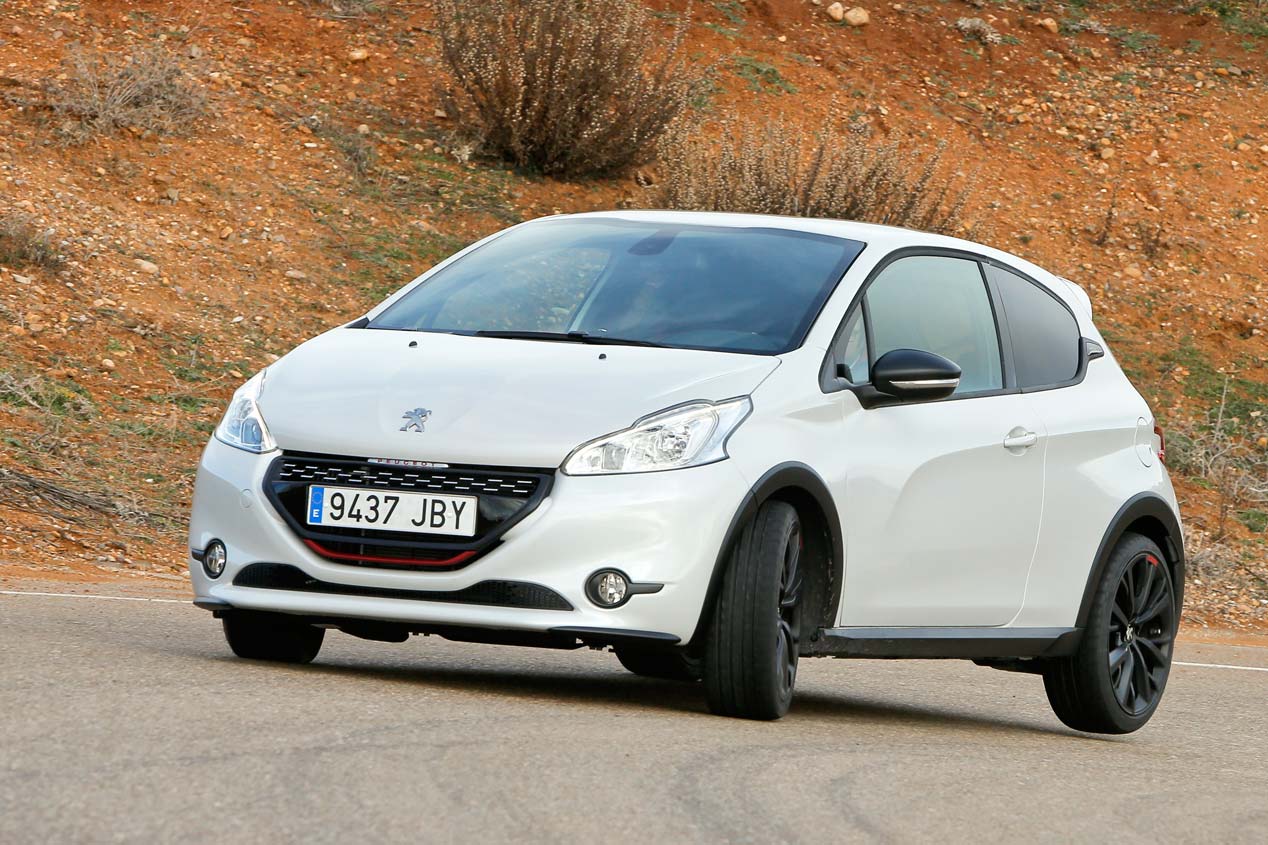 Opel Corsa OPC contra Peugeot 208 GTI 30th