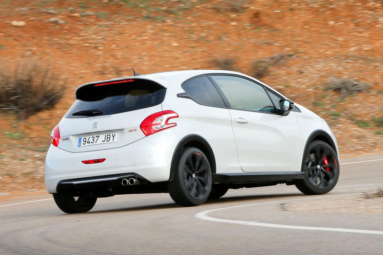Opel Corsa OPC contra Peugeot 208 GTI 30th