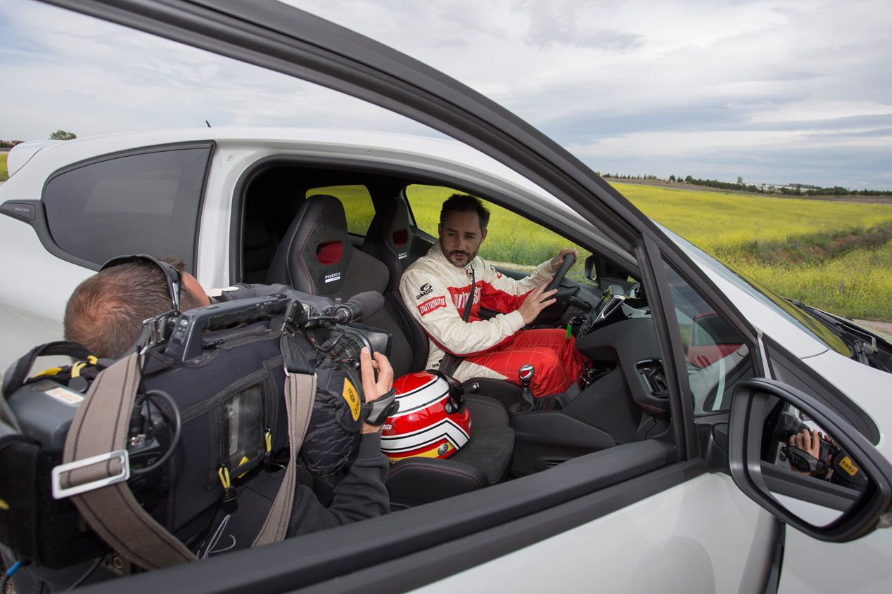 Opel Corsa OPC contra Peugeot 208 GTI 30th