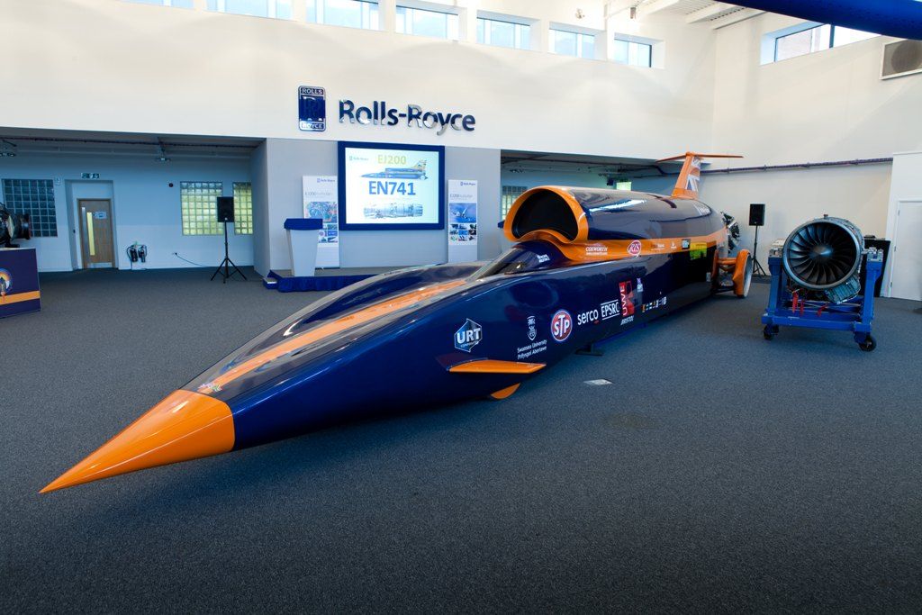 Bloodhound SSC, más rápido que una bala para batir el récord de velocidad