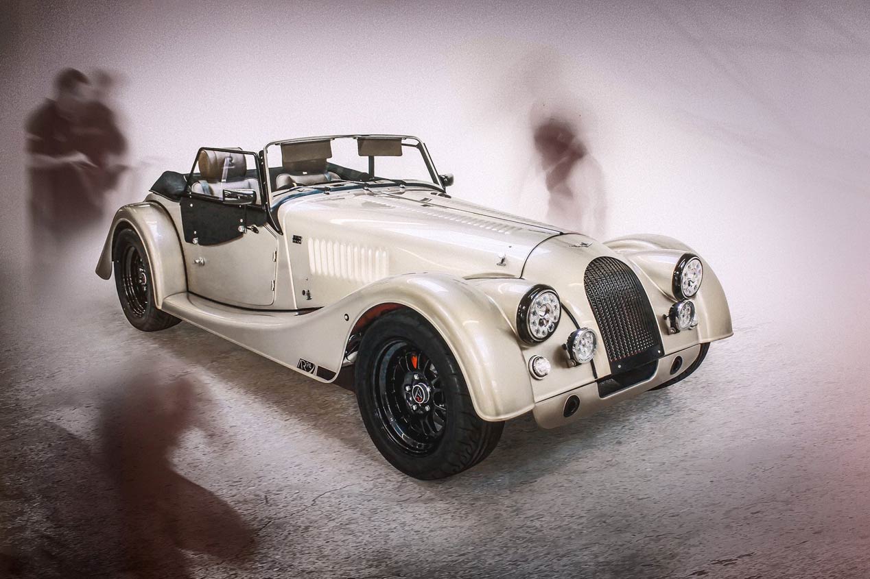 Morgan AR Plus 4, deportivo retro y artesanal