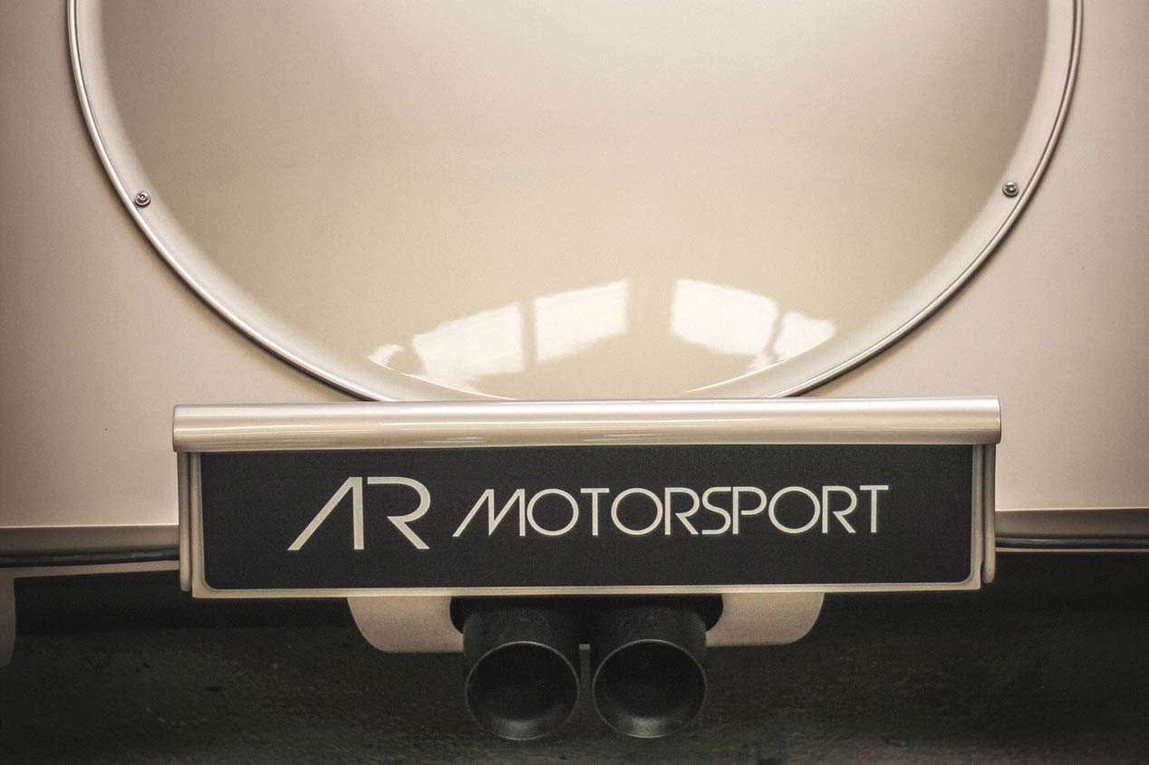 Morgan AR Plus 4, deportivo retro y artesanal