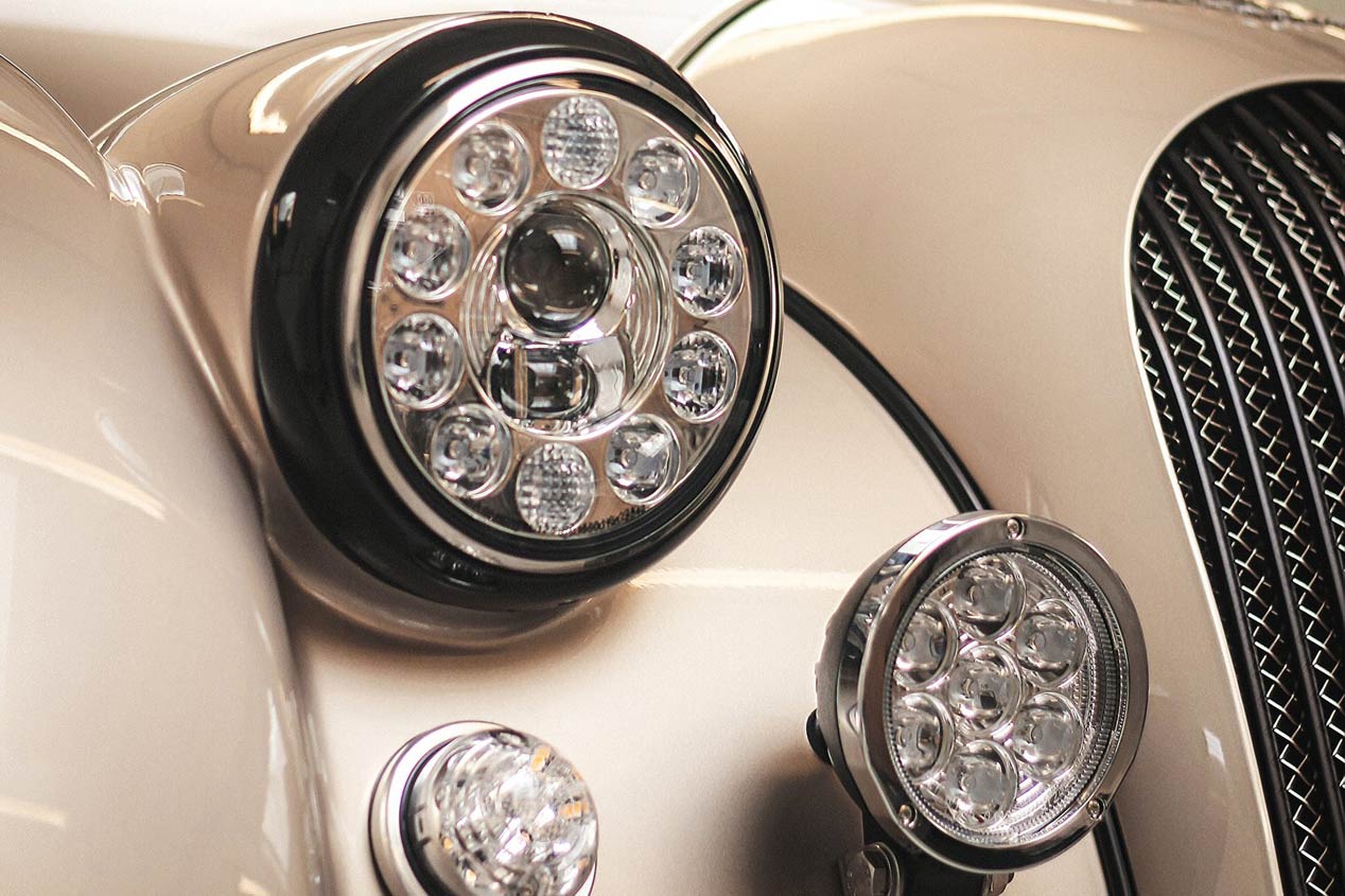 Morgan AR Plus 4, deportivo retro y artesanal