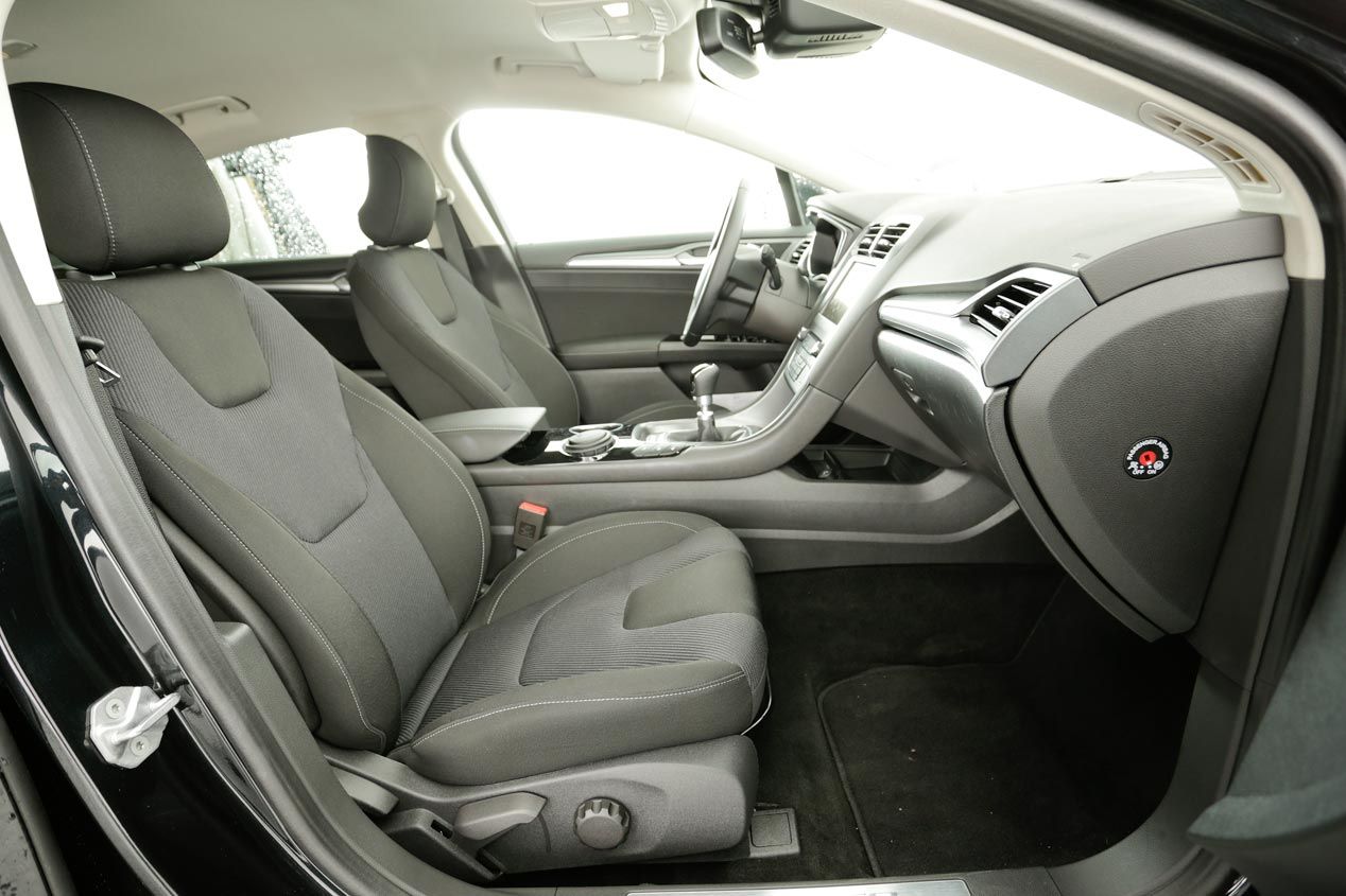Ford Mondeo 2.0 TDCI 180 CV contra Mazda 6 2.2 Skyactiv-D 175