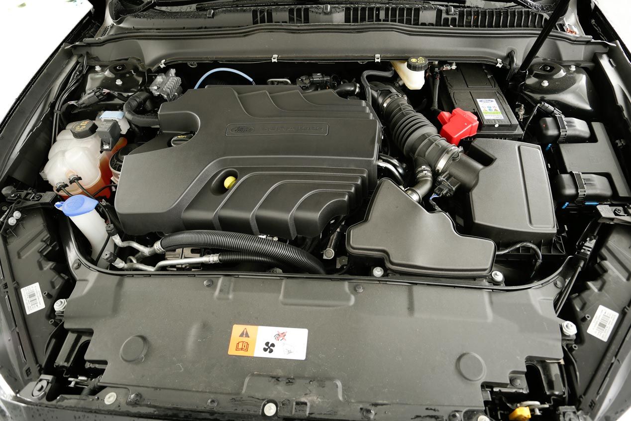 Ford Mondeo 2.0 TDCI 180 CV contra Mazda 6 2.2 Skyactiv-D 175