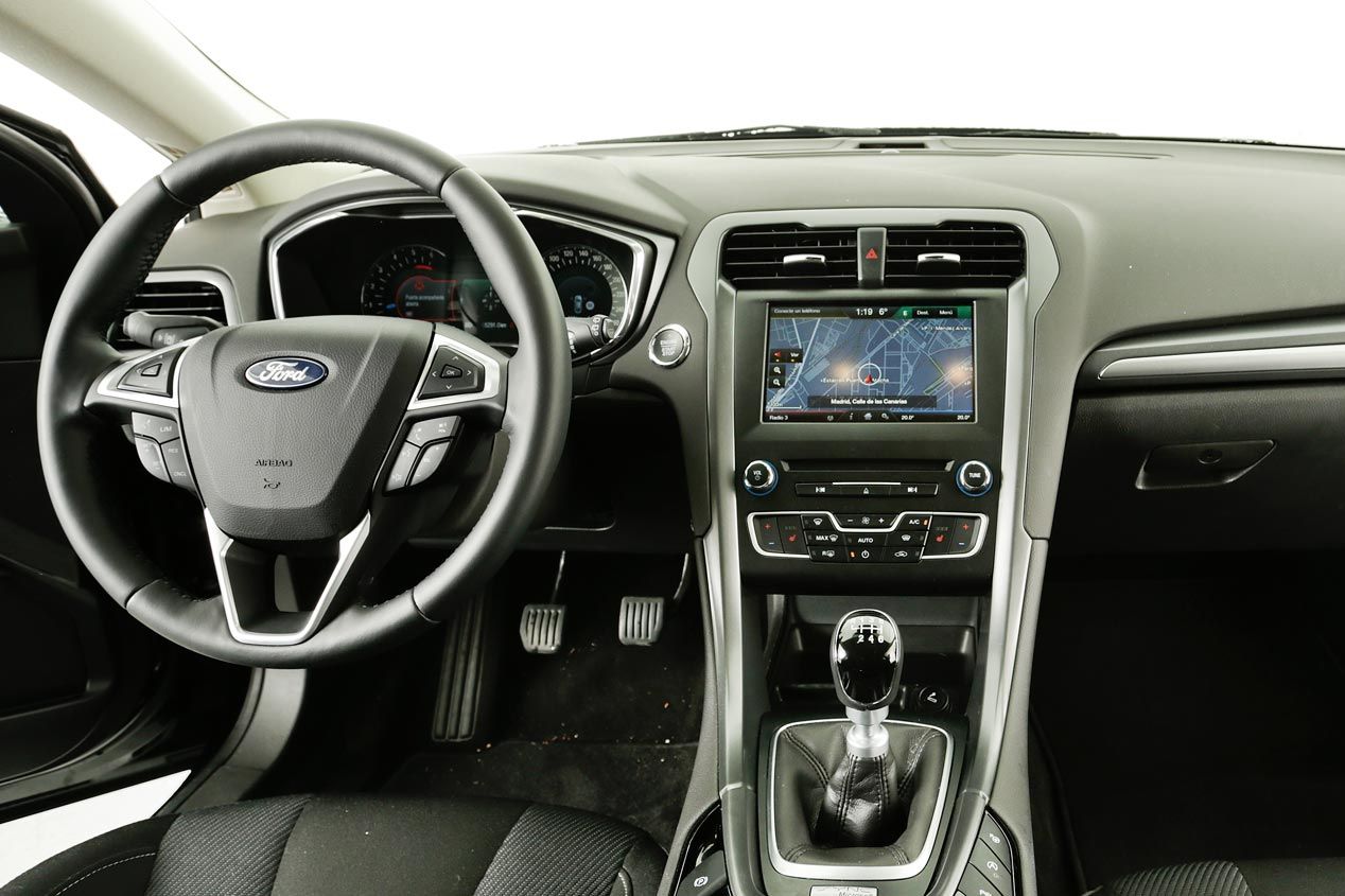 Ford Mondeo 2.0 TDCI 180 CV contra Mazda 6 2.2 Skyactiv-D 175
