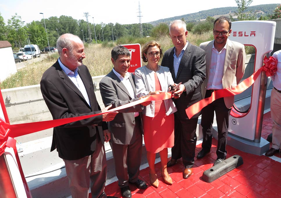 Inauguración oficial del primer Supercharger de España en Gerona