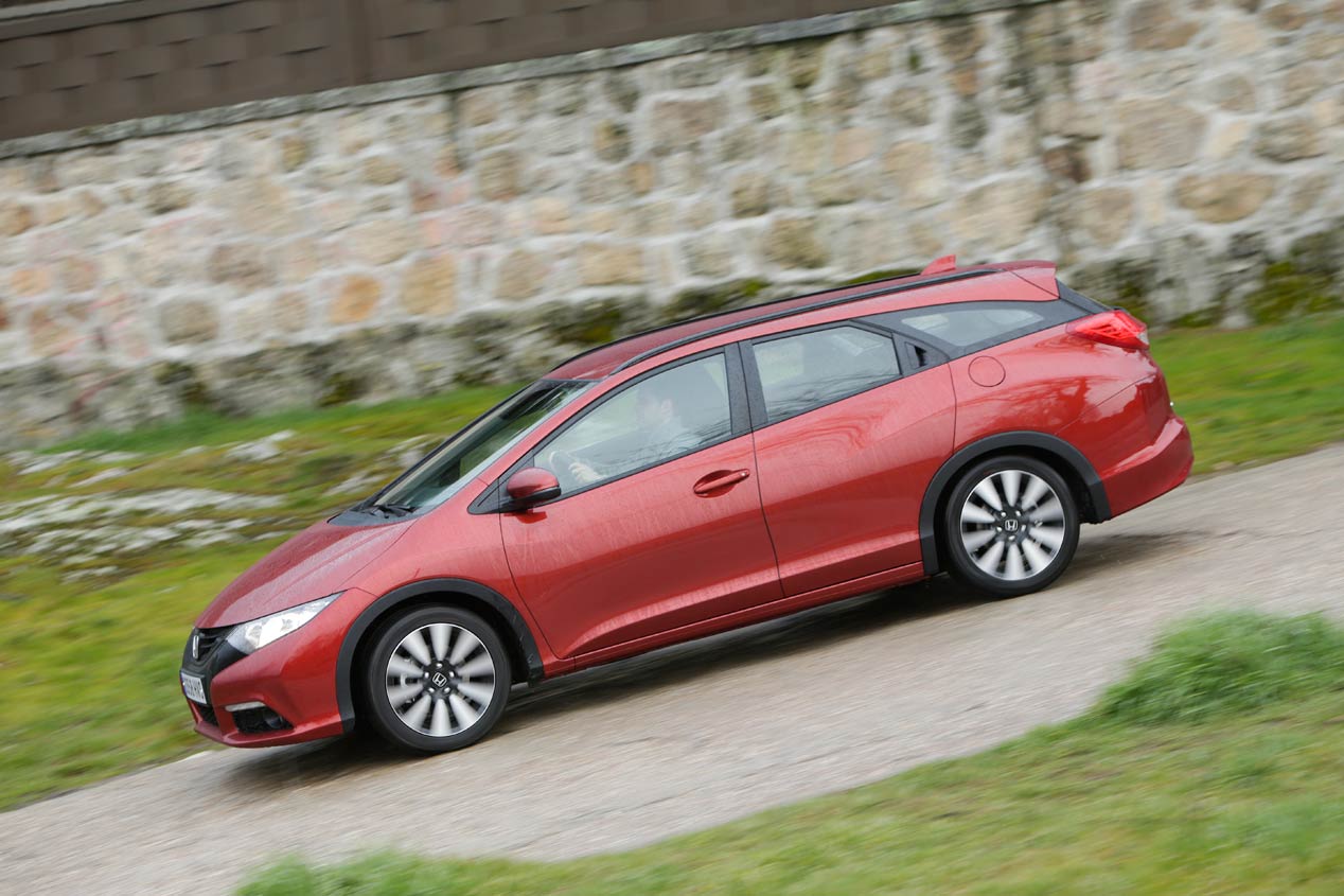 Honda Civic Tourer o Honda CR-V: ¿cuál interesa más?