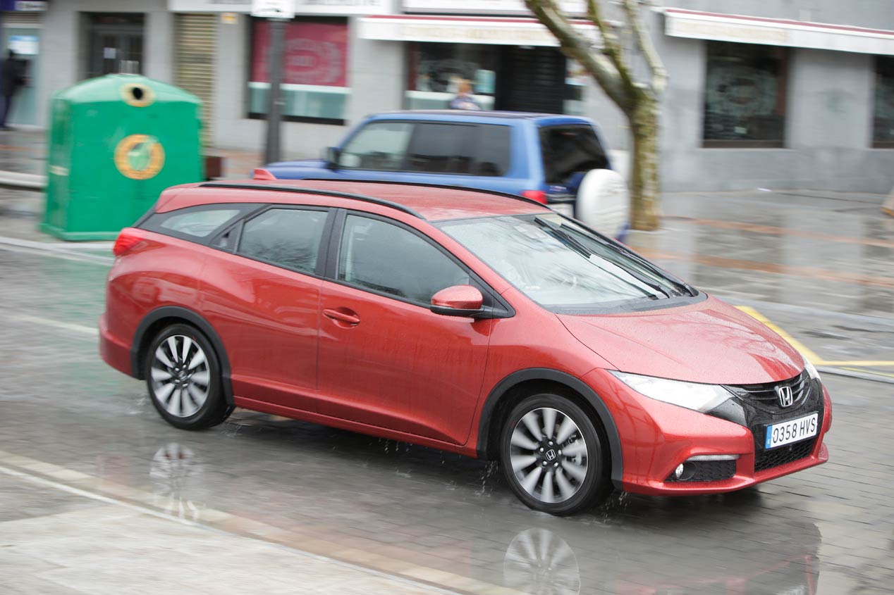 Honda Civic Tourer o Honda CR-V: ¿cuál interesa más?