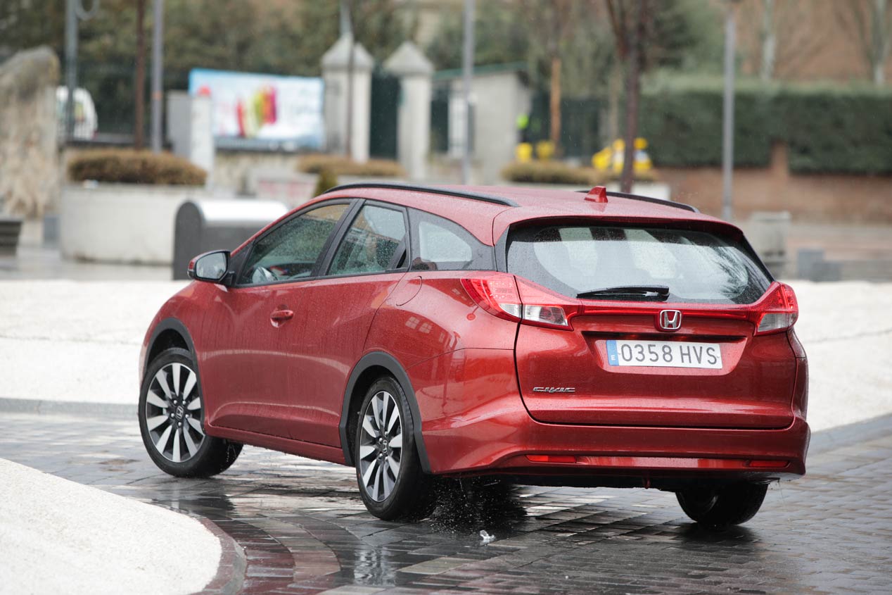 Honda Civic Tourer o Honda CR-V: ¿cuál interesa más?