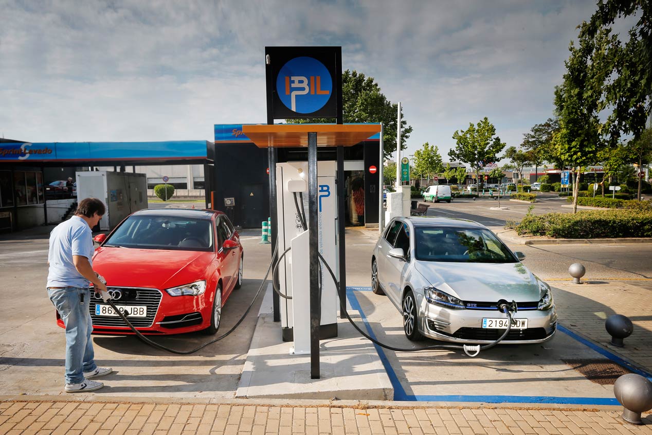 Comparativa: Audi A3 Sportback e-tron contra VW Golf GTE