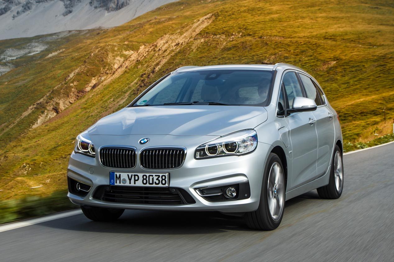 Nuevos BMW 225xe y 330e, la era del híbrido enchufable