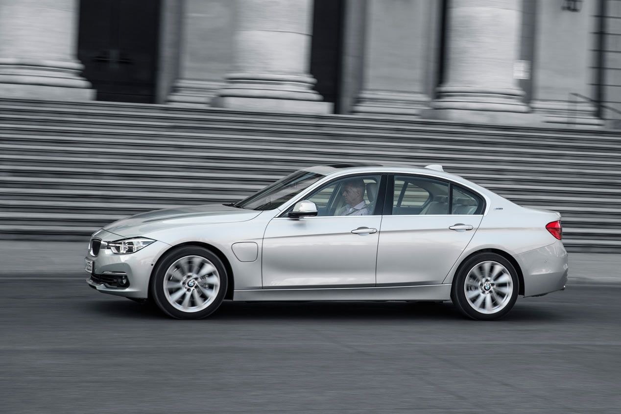 Nuevos BMW 225xe y 330e, la era del híbrido enchufable