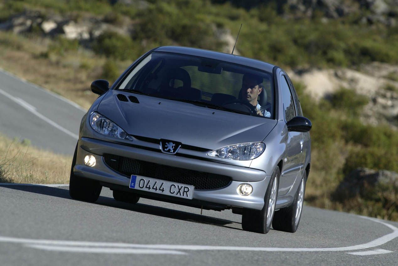 Los 10 coches que peor frenan
