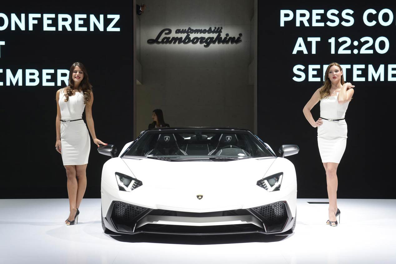 Las chicas más espectaculares del Salón de Frankfurt 2015