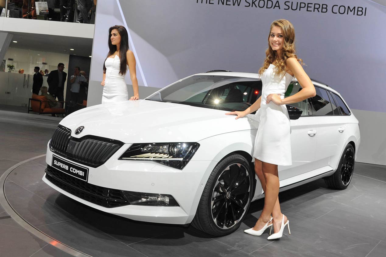 Las chicas más espectaculares del Salón de Frankfurt 2015