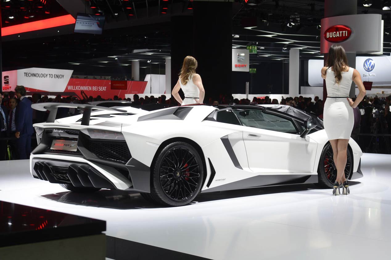 Las chicas más espectaculares del Salón de Frankfurt 2015
