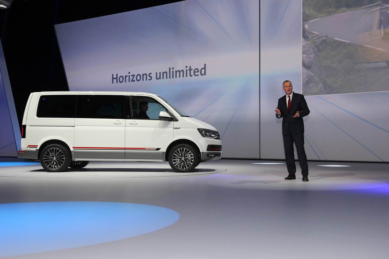 VW Multivan PanAmerican Concept, para llevar tu moto donde quieras
