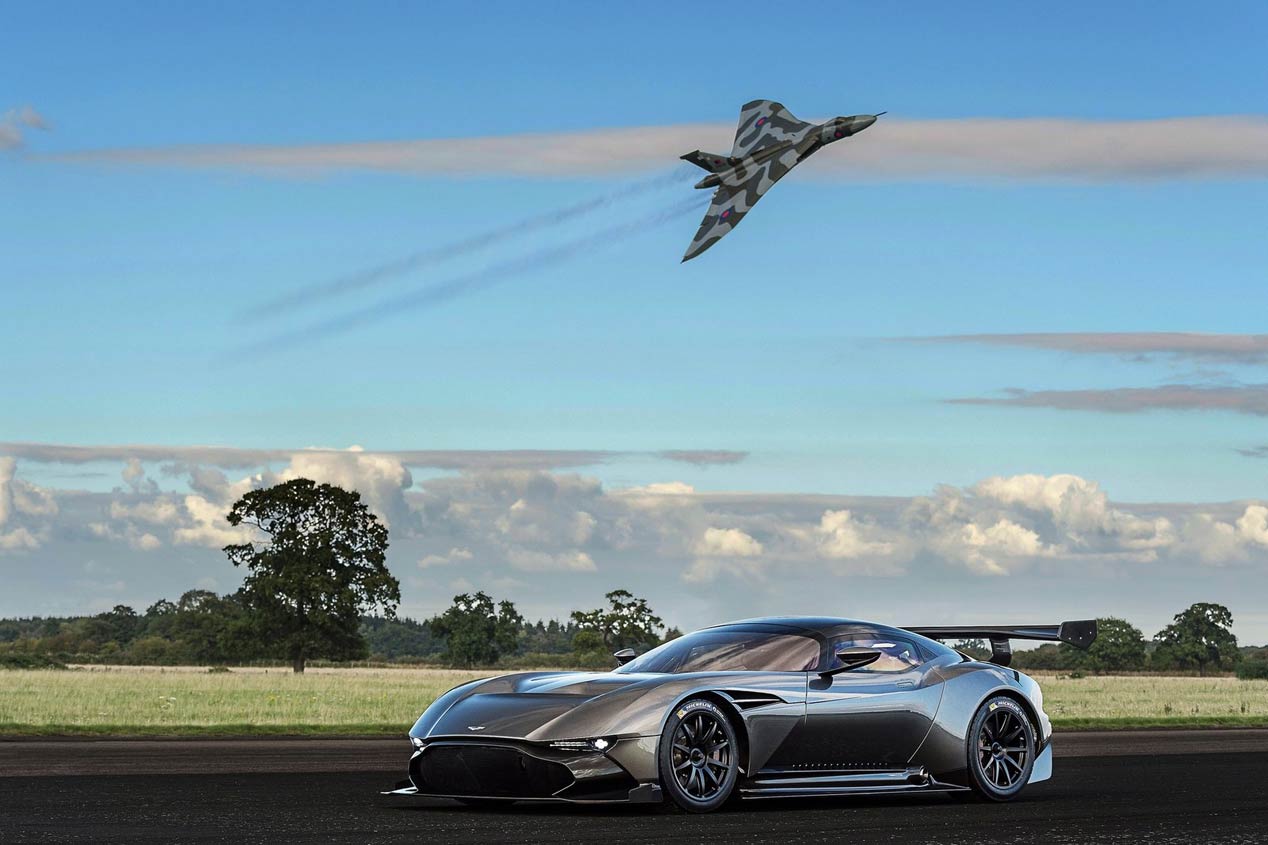 Aston Martin Vulcan, el cielo no puede esperar