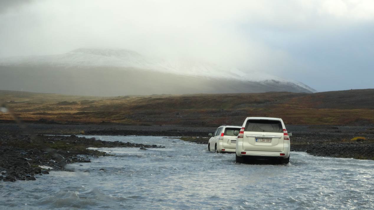 Al volante del Toyota Land Cruiser 180D