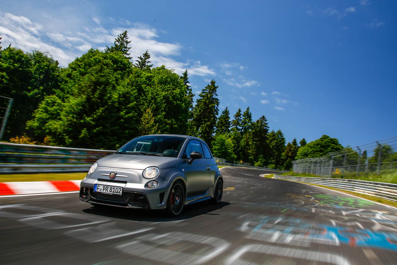 Abarth 695 Esse Esse vs Abarth 695 Biposto