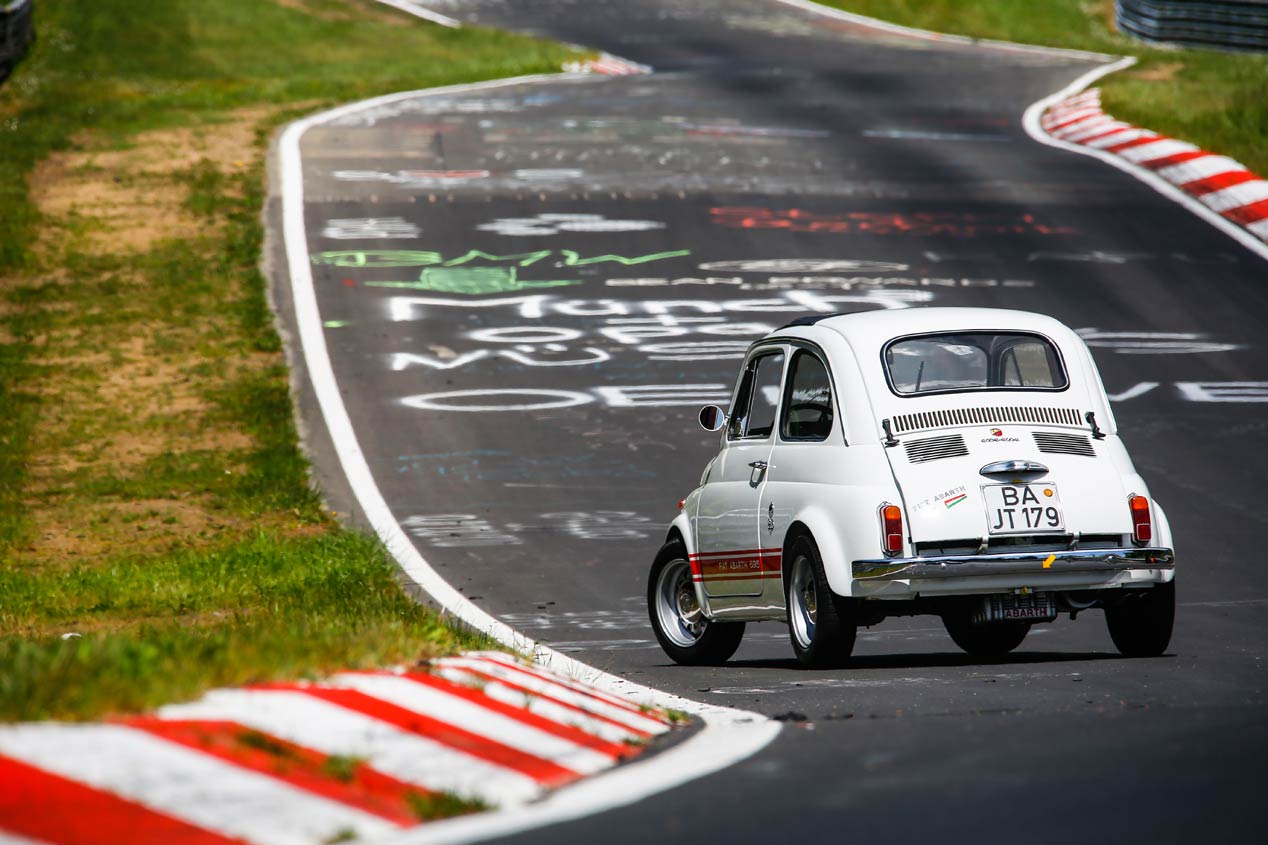 Abarth 695 Esse Esse vs Abarth 695 Biposto