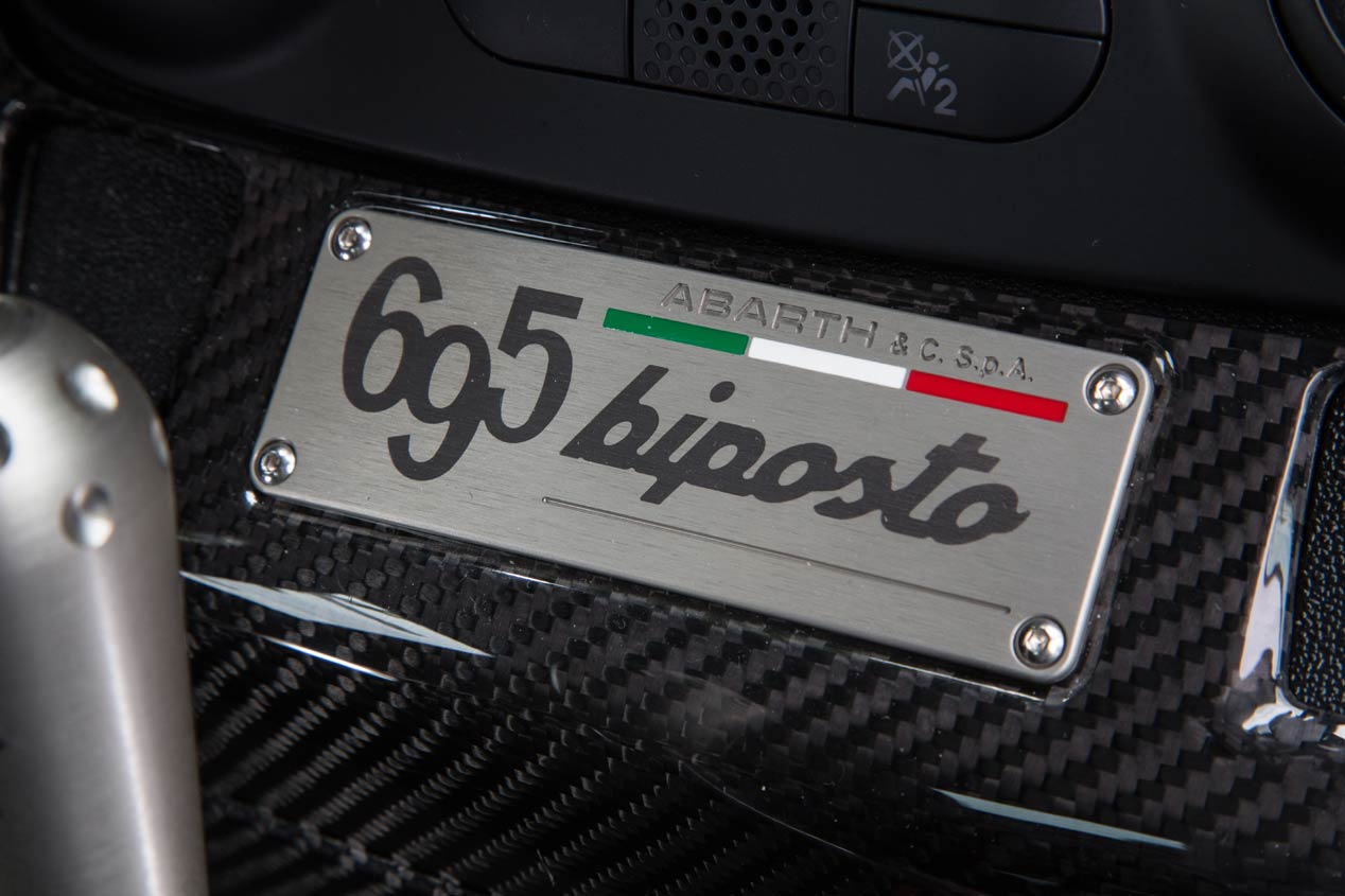 Abarth 695 Esse Esse vs Abarth 695 Biposto