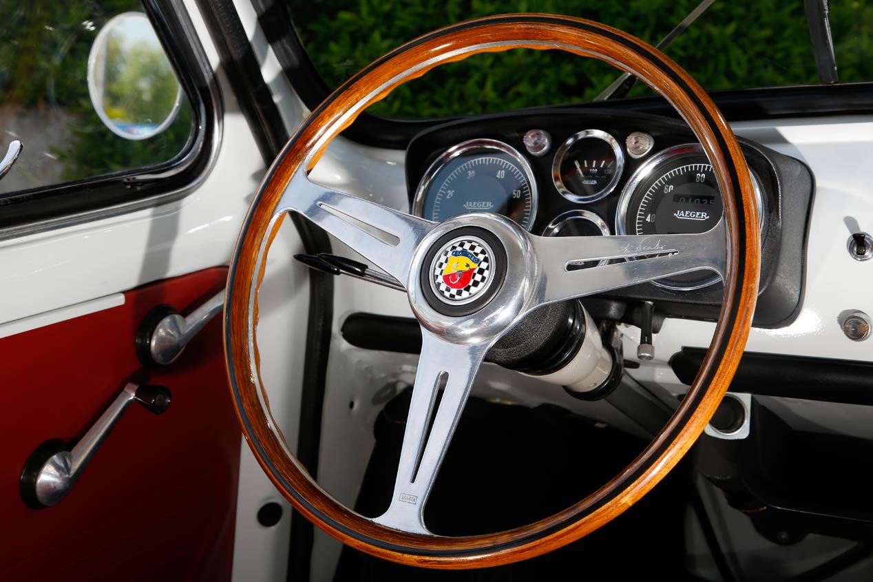 Abarth 695 Esse Esse vs Abarth 695 Biposto