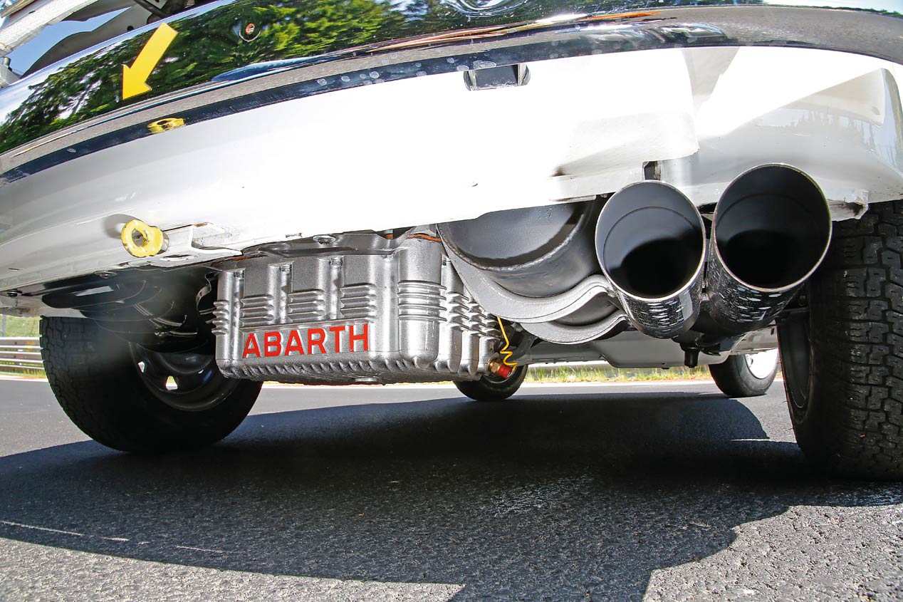 Abarth 695 Esse Esse vs Abarth 695 Biposto